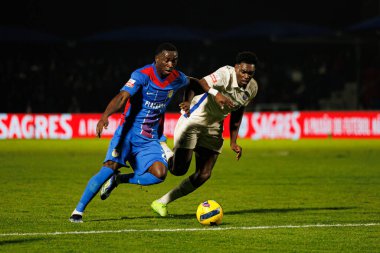 Sabit Abdulai ve Samu Aghehowa, Liga Portekiz maçı sırasında FC Alverca ve FC Porto (Maciej Rogowski / Ball Raw Images) takımları arasında görüldü.)