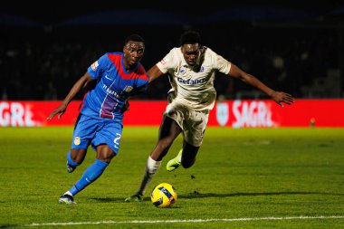 Sabit Abdulai ve Samu Aghehowa, Liga Portekiz maçı sırasında FC Alverca ve FC Porto (Maciej Rogowski / Ball Raw Images) takımları arasında görüldü.)