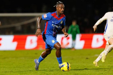 Lincoln, Liga Portekiz maçı sırasında FC Alverca ve FC Porto takımları arasında görüldü (Maciej Rogowski / Ball Raw Images)