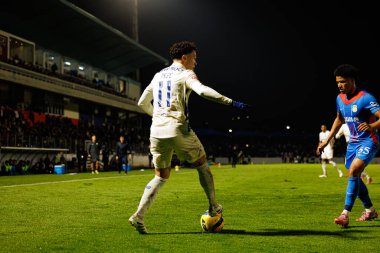 FC Alverca ve FC Porto (Maciej Rogowski / Ball Raw Images) takımları arasında Liga Portekiz maçında Pepe ve Francisco Chissumba görüldü.)