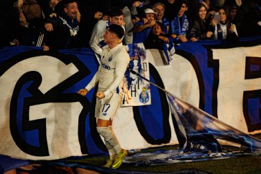 Borja Sainz, FC Alverca ve FC Porto (Maciej Rogowski / Ball Raw Images) takımları arasında oynanan Liga Portekiz maçında gol attıktan sonra kutlama yaparken görüldü.)