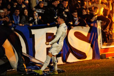 Borja Sainz, FC Alverca ve FC Porto (Maciej Rogowski / Ball Raw Images) takımları arasında oynanan Liga Portekiz maçında gol attıktan sonra kutlama yaparken görüldü.)
