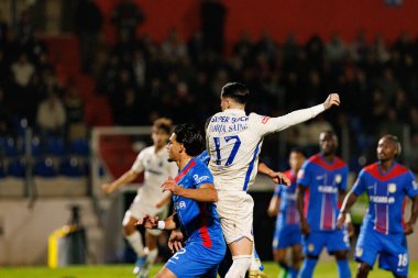 Nanil Touaizi ve Borja Sainz, Liga Portekiz maçında FC Alverca ve FC Porto takımları arasında görüldü (Maciej Rogowski / Ball Raw Images)