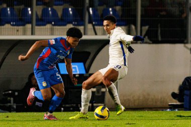 Francisco Chissumba ve Alberto Costa Liga Portekiz maçı sırasında FC Alverca ve FC Porto (Maciej Rogowski / Ball Raw Images) takımları arasında görüldü.)