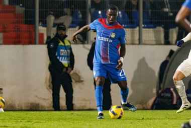 Sabit Abdulai, Liga Portekiz maçı sırasında FC Alverca ve FC Porto (Maciej Rogowski / Ball Raw Images) takımları arasında görüldü.)