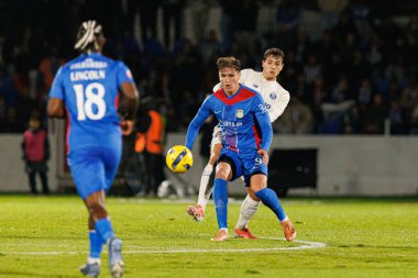 Marko Milovanoviç Marezi ve Jakub Kiwior, Liga Portekiz maçında FC Alverca ve FC Porto (Maciej Rogowski / Ball Raw Images) takımları arasında görüldü.)