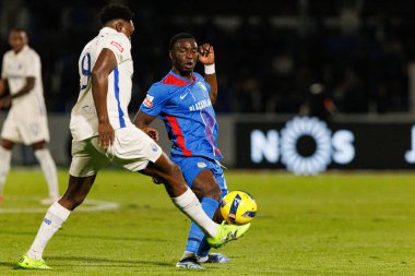 Samu Aghehowa ve Sabit Abdulai, Liga Portekiz maçı sırasında FC Alverca ve FC Porto (Maciej Rogowski / Ball Raw Images) takımları arasında görüldü.)
