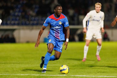 Sabit Abdulai, Liga Portekiz maçı sırasında FC Alverca ve FC Porto (Maciej Rogowski / Ball Raw Images) takımları arasında görüldü.)