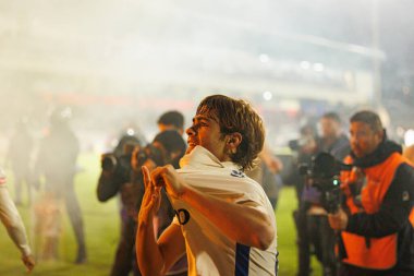 Rodrigo Mora, Liga Portekiz maçında FC Alverca ve FC Porto (Maciej Rogowski / Ball Raw Images) takımları arasında gol üstüne gol atarken görüldü.)