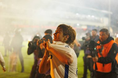 Rodrigo Mora, Liga Portekiz maçında FC Alverca ve FC Porto (Maciej Rogowski / Ball Raw Images) takımları arasında gol üstüne gol atarken görüldü.)