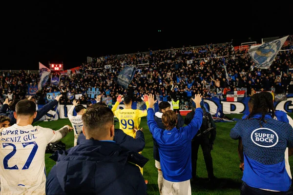 FC Porto oyuncuları Liga Portekiz maçında FC Alverca ve FC Porto takımları arasında kutlama yaparken görüldü (Maciej Rogowski / Ball Raw Images)