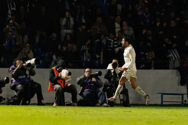 Alan Varela, Liga Portekiz maçında FC Alverca ve FC Porto (Maciej Rogowski / Ball Raw Images) takımları arasında gol attıktan sonra kutlama yaparken görüldü.)