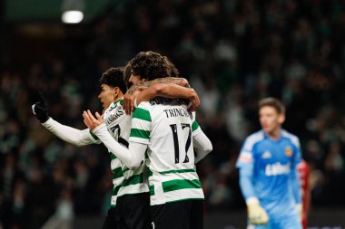 Luis Suarez ve Joao Simoes, Estadio Jose Alvalade 'deki (Maciej Rogowski / Ball Raw Images) Sporting CP ve Rio Ave FC takımları arasında oynanan Liga Portekiz maçında gol attıktan sonra kutlama yaparken görüldü.)