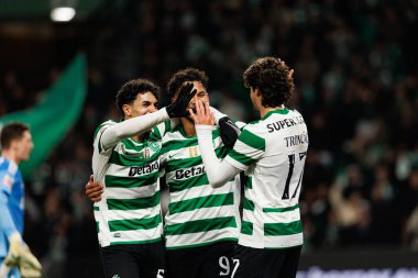 Luis Suarez ve Joao Simoes, Estadio Jose Alvalade 'deki (Maciej Rogowski / Ball Raw Images) Sporting CP ve Rio Ave FC takımları arasında oynanan Liga Portekiz maçında gol attıktan sonra kutlama yaparken görüldü.)