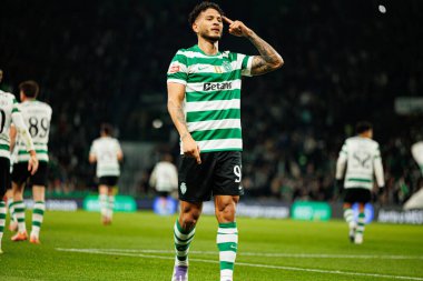 Luis Suarez, Estadio Jose Alvalade 'de (Maciej Rogowski / Ball Raw Images) Sporting CP ve Rio Ave FC takımları arasında oynanan Liga Portekiz maçında gol attıktan sonra kutlama yaparken görüldü.)