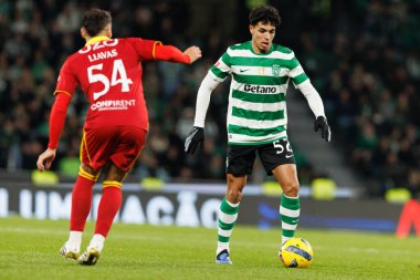 Joao Simoes ve Georgios Liavas, Liga Portekiz maçı sırasında Estadio Jose Alvalade 'de (Maciej Rogowski / Ball Raw Images) Sporting CP ve Rio Ave FC takımları arasında görüldü.)