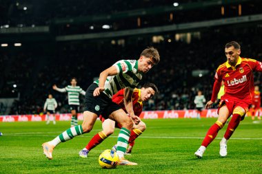 Nikolaos Athanasiou ve Giorgos Vagiannidis, Liga Portekiz maçı sırasında Estadio Jose Alvalade 'deki Sporting CP ve Rio Ave FC takımları arasında görüldü (Maciej Rogowski / Ball Raw Images))