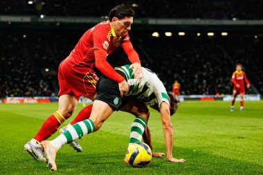 Nikolaos Athanasiou ve Giorgos Vagiannidis, Liga Portekiz maçı sırasında Estadio Jose Alvalade 'deki Sporting CP ve Rio Ave FC takımları arasında görüldü (Maciej Rogowski / Ball Raw Images))