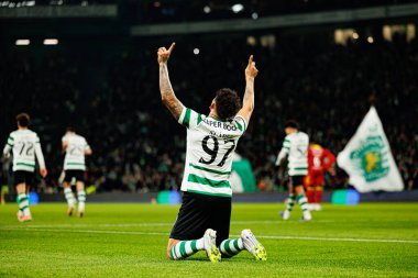 Luis Suarez, Liga Portekiz maçında Estadio Jose Alvalade 'deki Sporting CP ve Rio Ave FC takımları arasında gol üstüne gol atarken görüldü (Maciej Rogowski / Ball Raw Images)