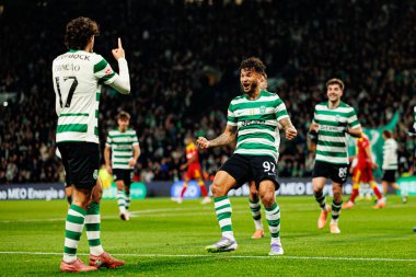 Francisco Trincao ve Luis Suarez, Liga Portekiz maçında Estadio Jose Alvalade 'de (Maciej Rogowski / Ball Raw Images) Sporting CP ve Rio Ave FC takımları arasında gol üstüne gol atarken görüldü.)