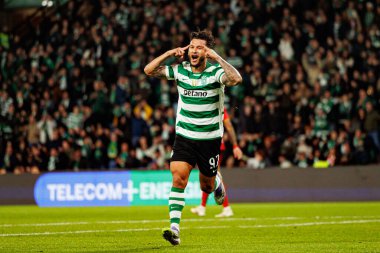 Luis Suarez, Liga Portekiz maçında Estadio Jose Alvalade 'deki Sporting CP ve Rio Ave FC takımları arasında gol üstüne gol atarken görüldü (Maciej Rogowski / Ball Raw Images)
