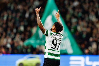 Luis Suarez, Liga Portekiz maçında Estadio Jose Alvalade 'deki Sporting CP ve Rio Ave FC takımları arasında gol üstüne gol atarken görüldü (Maciej Rogowski / Ball Raw Images)