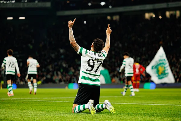 Luis Suarez, Liga Portekiz maçında Estadio Jose Alvalade 'deki Sporting CP ve Rio Ave FC takımları arasında gol üstüne gol atarken görüldü (Maciej Rogowski / Ball Raw Images)