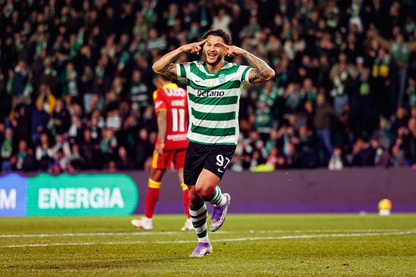 Luis Suarez, Liga Portekiz maçında Estadio Jose Alvalade 'deki Sporting CP ve Rio Ave FC takımları arasında gol üstüne gol atarken görüldü (Maciej Rogowski / Ball Raw Images)