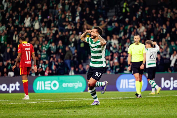 Luis Suarez, Liga Portekiz maçında Estadio Jose Alvalade 'deki Sporting CP ve Rio Ave FC takımları arasında gol üstüne gol atarken görüldü (Maciej Rogowski / Ball Raw Images)