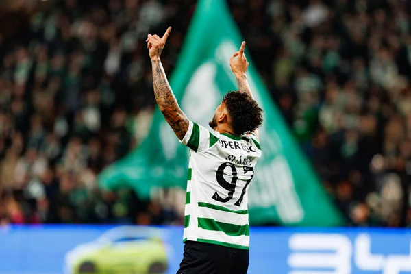 Luis Suarez, Liga Portekiz maçında Estadio Jose Alvalade 'deki Sporting CP ve Rio Ave FC takımları arasında gol üstüne gol atarken görüldü (Maciej Rogowski / Ball Raw Images)