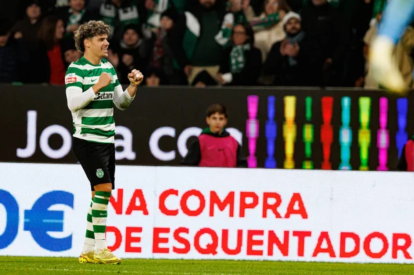 Maximiliano Araujo, Liga Portekiz maçında Estadio Jose Alvalade (Maciej Rogowski / Ball Raw Images) takımları ile Rio Ave FC takımları arasında gol üstüne gol atarken görüldü.)
