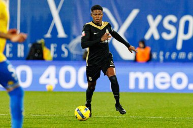 Julian Jose Martinez Liga Portekiz maçı sırasında Estoril Praia ve FC Alverca takımları arasında Estadio Antonio Coimbra da Mota 'da görüldü (Maciej Rogowski / Ball Raw Images)