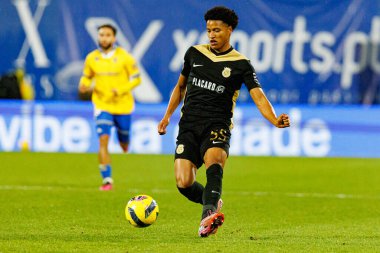 Francisco Chissumba Liga Portekiz maçı sırasında Estoril Praia ve FC Alverca takımları arasında Estadio Antonio Coimbra da Mota 'da (Maciej Rogowski / Ball Raw Images)