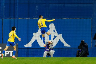 Yanis Begraoui, Liga Portekiz maçında GD Estoril Praia ve FC Alverca takımları arasında Estadio Antonio Coimbra da Mota (Maciej Rogowski / Ball Raw Images)