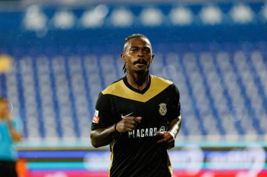 Lincoln, Liga Portekiz maçı sırasında Estoril Praia ve FC Alverca takımları arasında Estadio Antonio Coimbra da Mota 'da görüldü (Maciej Rogowski / Ball Raw Images)