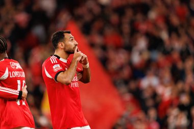 Vangelis Pavlidis, Liga Portekiz maçında SL Benfica ve GD Estoril Praia (Maciej Rogowski / Ball Raw Images) arasında hat rick attıktan sonra kutlama yaparken görüldü.)