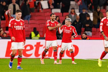 Vangelis Pavlidis ve Gianluca Prestianni, SL Benfica ile GD Estoril Praia (Maciej Rogowski / Ball Raw Images) arasında oynanan Liga Portekiz maçında gol attıktan sonra kutlama yaparken görüldü.)