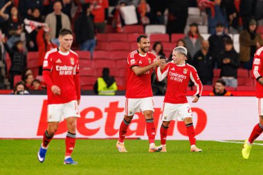 Vangelis Pavlidis ve Gianluca Prestianni, SL Benfica ile GD Estoril Praia (Maciej Rogowski / Ball Raw Images) arasında oynanan Liga Portekiz maçında gol attıktan sonra kutlama yaparken görüldü.)