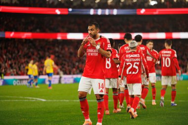 Vangelis Pavlidis, SL Benfica ve GD Estoril Praia (Maciej Rogowski / Ball Raw Images) arasında oynanan Liga Portekiz maçında gol attıktan sonra kutlama yaparken görülüyor.)