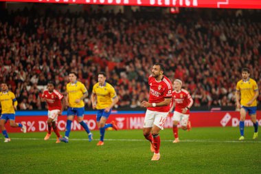 Vangelis Pavlidis, SL Benfica ve GD Estoril Praia (Maciej Rogowski / Ball Raw Images) arasında oynanan Liga Portekiz maçında gol attıktan sonra kutlama yaparken görülüyor.)