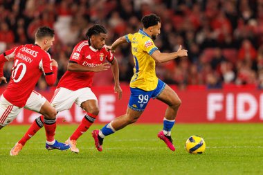SL Benfica ile GD Estoril Praia (Maciej Rogowski / Ball Raw Images) arasında oynanan Liga Portekiz maçında Georgiy Sudakov, Leandro Barreiro ve Rafik Guitane görüldü)