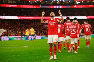 Vangelis Pavlidis, SL Benfica ve GD Estoril Praia (Maciej Rogowski / Ball Raw Images) arasında oynanan Liga Portekiz maçında gol attıktan sonra kutlama yaparken görülüyor.)