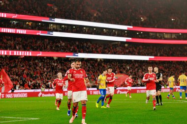 Vangelis Pavlidis, SL Benfica ve GD Estoril Praia (Maciej Rogowski / Ball Raw Images) arasında oynanan Liga Portekiz maçında gol attıktan sonra kutlama yaparken görülüyor.)