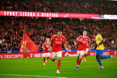 Vangelis Pavlidis, SL Benfica ve GD Estoril Praia (Maciej Rogowski / Ball Raw Images) arasında oynanan Liga Portekiz maçında gol attıktan sonra kutlama yaparken görülüyor.)