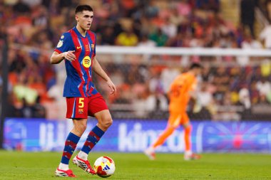 Pau Cubarsi, FC Barcelona ile Athletic Club (Maciej Rogowski / Ball Raw Images) arasında oynanan İspanya Süper Kupası yarı final maçında görüldü.)