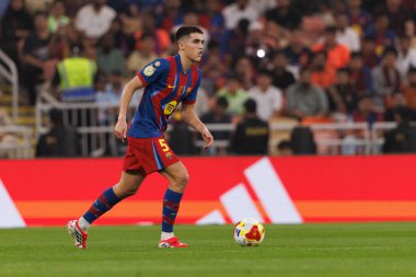 Pau Cubarsi, FC Barcelona ile Athletic Club (Maciej Rogowski / Ball Raw Images) arasında oynanan İspanya Süper Kupası yarı final maçında görüldü.)