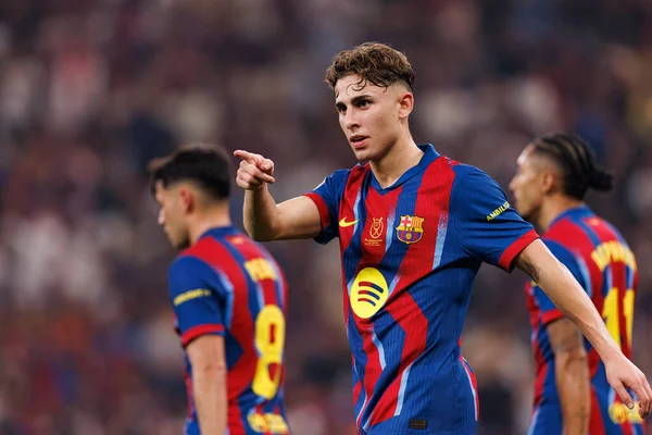 Fermin Lopez, FC Barcelona ile Athletic Club (Maciej Rogowski / Ball Raw Images) arasında oynanan İspanya Süper Kupası yarı final maçında attığı golün ardından kutlama yaparken görüldü.)