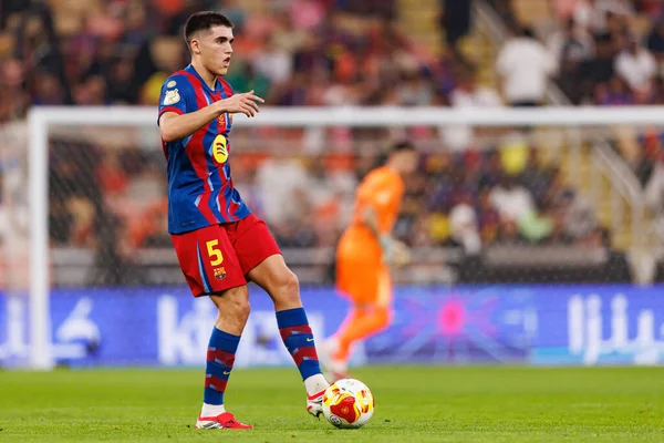 Pau Cubarsi, FC Barcelona ile Athletic Club (Maciej Rogowski / Ball Raw Images) arasında oynanan İspanya Süper Kupası yarı final maçında görüldü.)