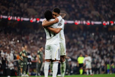 Rodrygo Goes ve Jude Bellingham, Atletico de Madrid ve Real Madrid (Maciej Rogowski / Ball Raw Images) arasında oynanan İspanya Süper Kupası yarı final maçında gol attıktan sonra kutlama yaparken görüldü.)