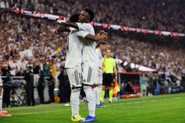 Rodrygo Goes ve Vinicius Vini Junior, Atletico de Madrid ve Real Madrid (Maciej Rogowski / Ball Raw Images) arasında oynanan İspanya Süper Kupası yarı final maçında gol attıktan sonra kutlama yaparken görüldü.)